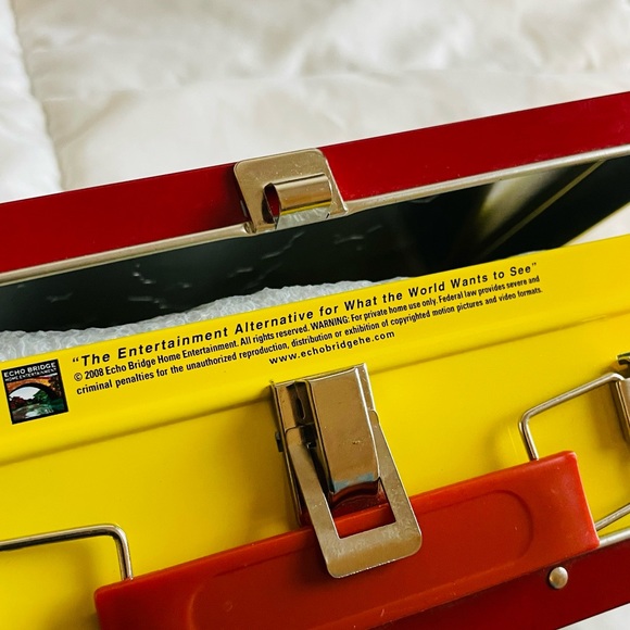 New Mint Condition Betty Boop Dvd Tin Set (1 disc missing) - Picture 7 of 12